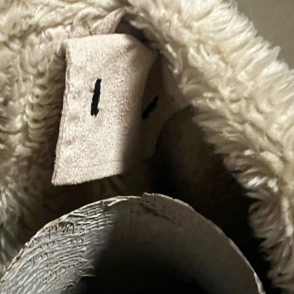 Medium Jacket - Picture 5 of 6
